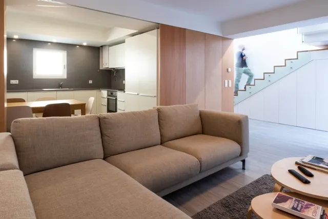 sala cozinha escada
