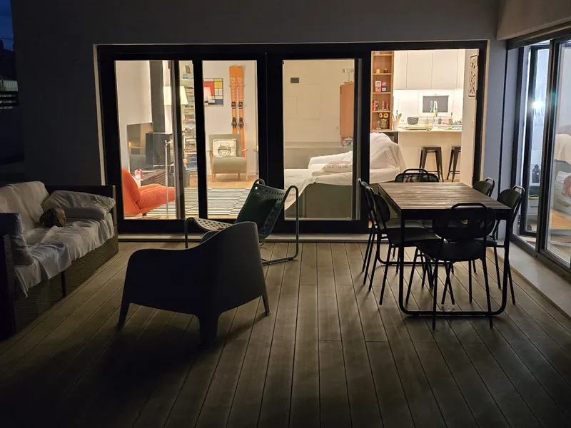 Exterior - Noite